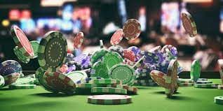 Layar aplikasi mobile w33slot menampilkan interface taruhan Captain's Bounty dengan chip denominasi berbeda